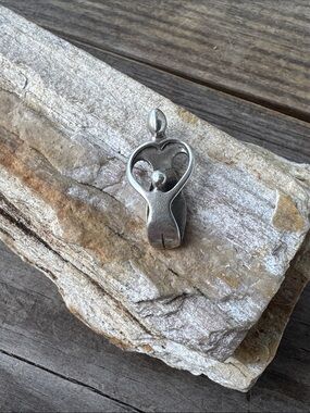 Carolyn Pollack Sterling SIlver Mother Pendant